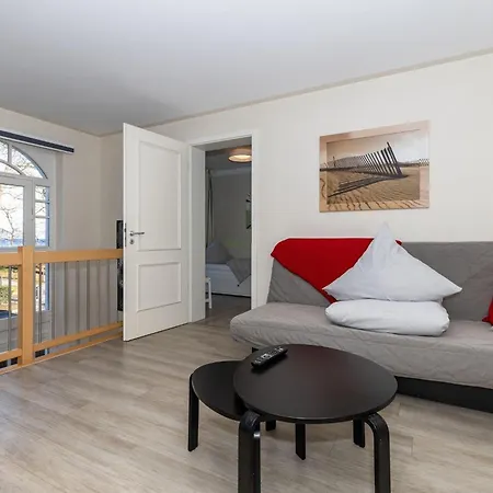 Appartementhaus Miramare 06 * Ostseebad Kühlungsborn