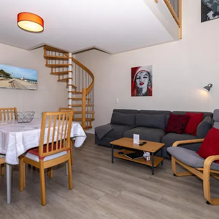 Appartementhaus Miramare 06 * Ostseebad Kühlungsborn